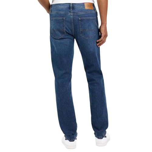 IZOD Saltwater Men's 5 Pocket Straight Fit Comfort Stretch Denim Jean